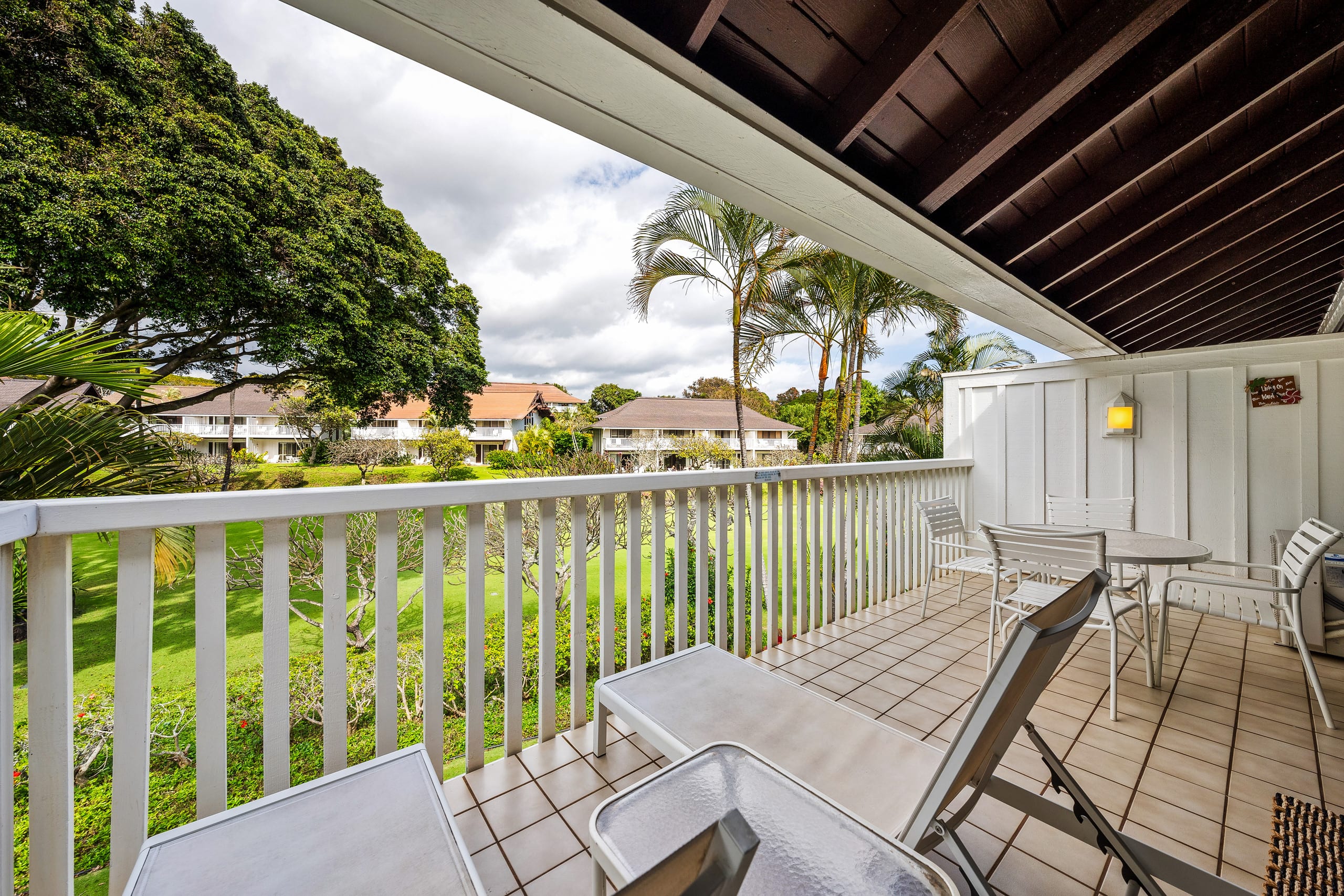 KP40 Walk to Beach!Top Corner Unit, A/C, Pool, Gym - Photo 20