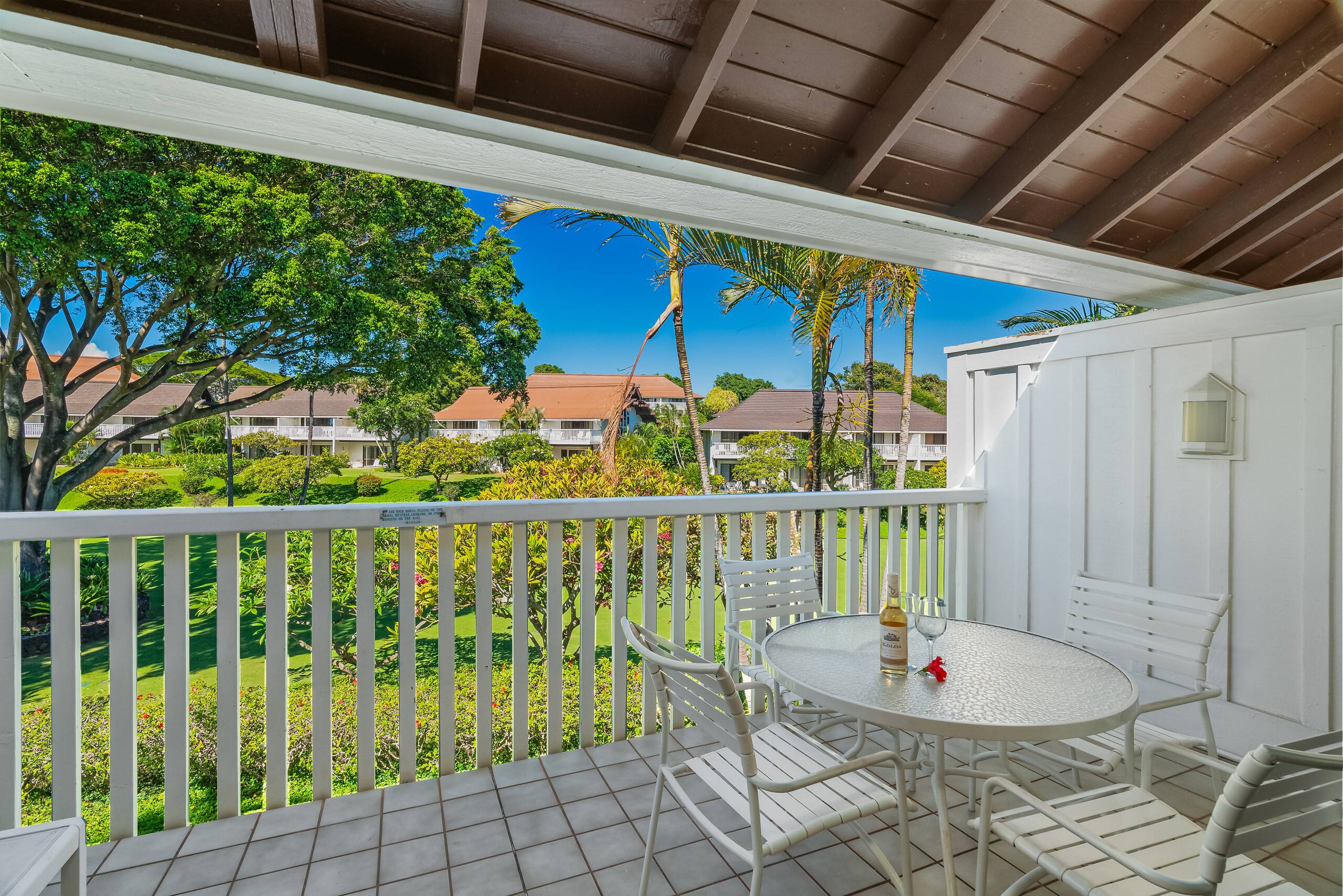 KP40 Walk to Beach!Top Corner Unit, A/C, Pool, Gym - Photo 24