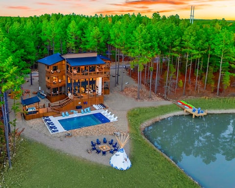 New-Sleeps 30-Pool-Pond-Kayaks-Golf-Spa-BBall
