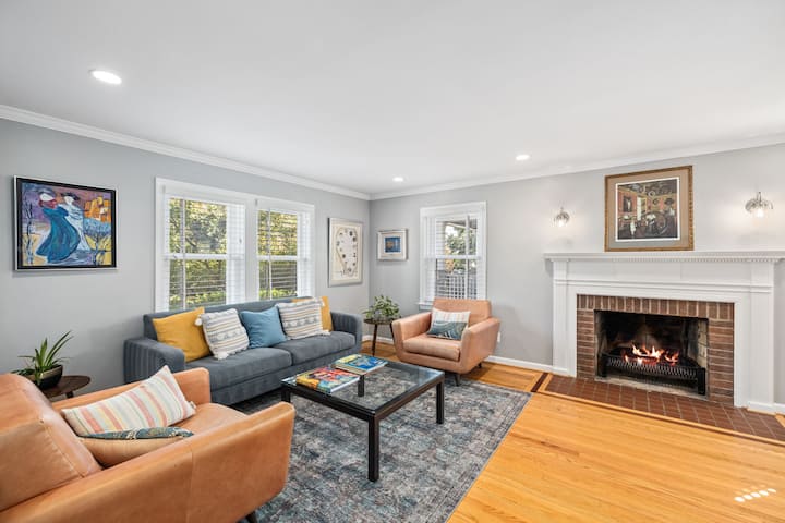 Clarendon Getaway, 6-br Luxurious Urban Estate - Washington, D.C.