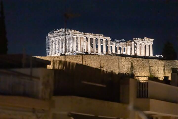 Acropolis View 3-Bdrm w/Rooftop Garden & Jacuzzi gallery image 2