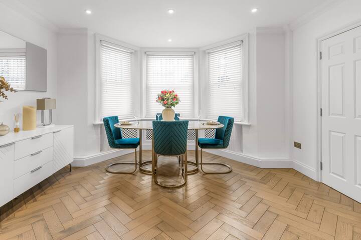 The Kensington Residence gallery image 3