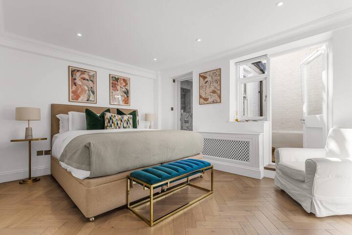 The Kensington Residence gallery image 5