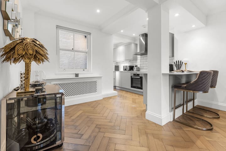 The Kensington Residence gallery image 2