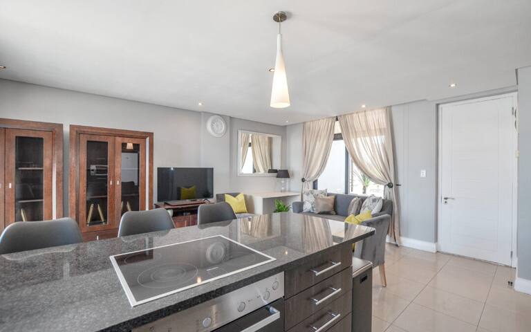 Lovely 2 Bedroom at Eden on the Bay gallery image 4