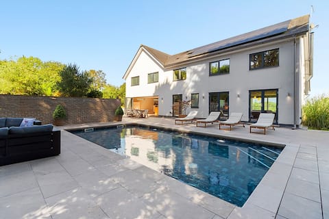 Austiger House | Finest Stays