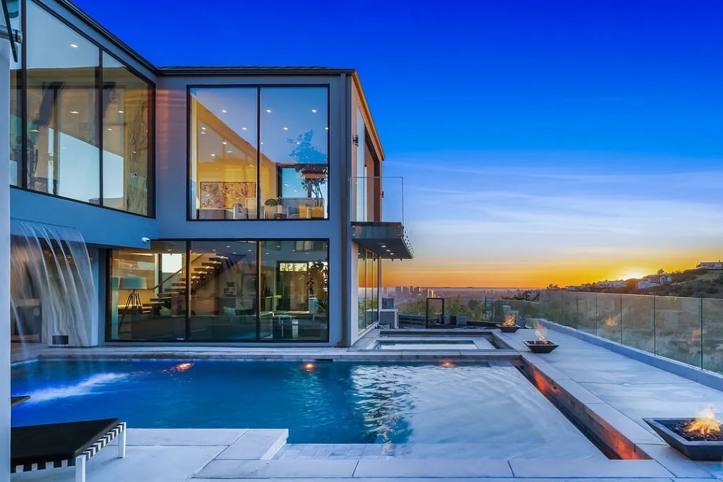 c2f4cae6-764e-4a17-bf2e-