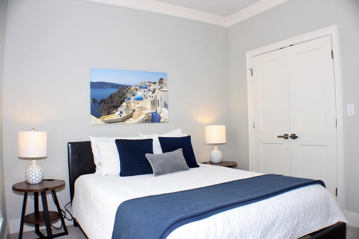 Druhá spálňa s manželskou posteľou Queen