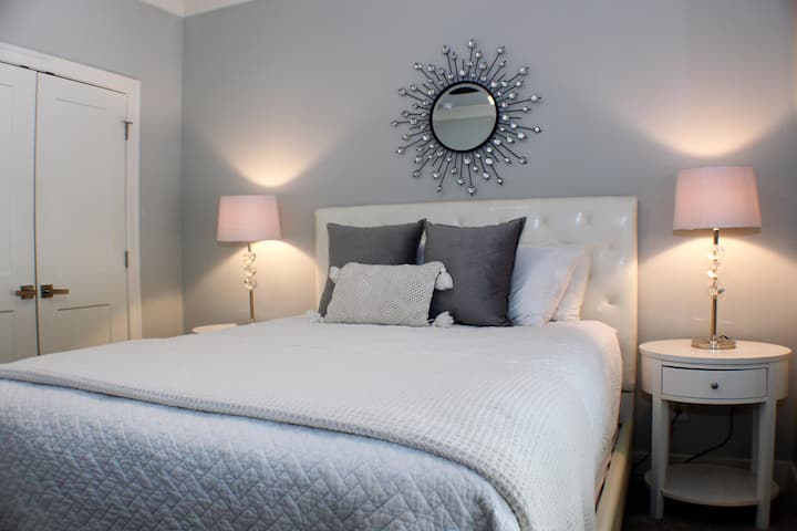 Tretia spálňa s manželskou posteľou Queen