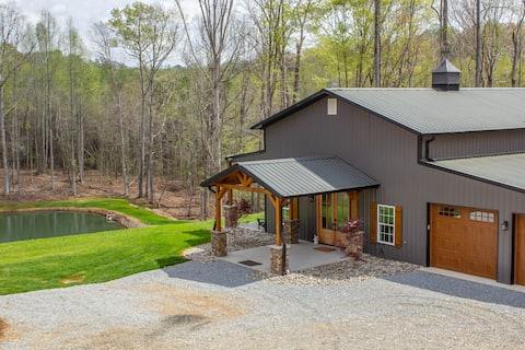 Family-Friendly Barndominium Near Greenville!
