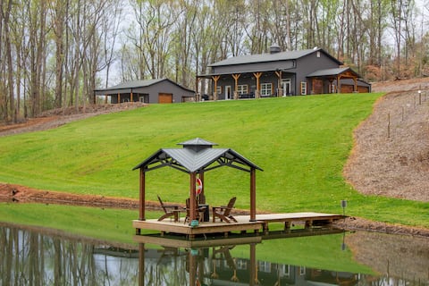 Family-Friendly Barndominium Near Greenville!