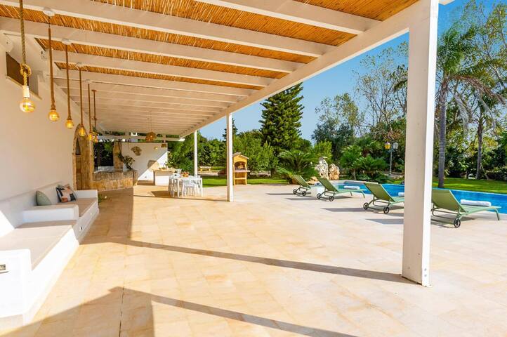 Villa Gavida by Villa Plus gallery image 5