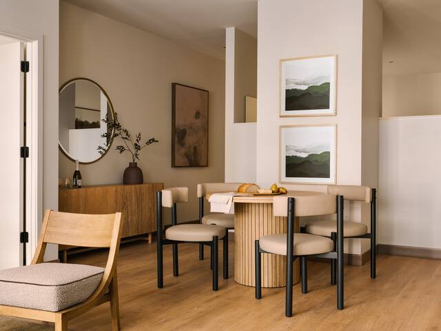 Sonder Onterie | Spacious Two-Bedroom Apartment gallery image 5