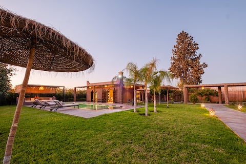 Private pool villa, superb view, close to center