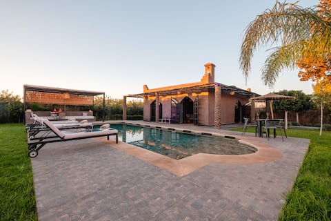 Private pool villa, superb view, close to center