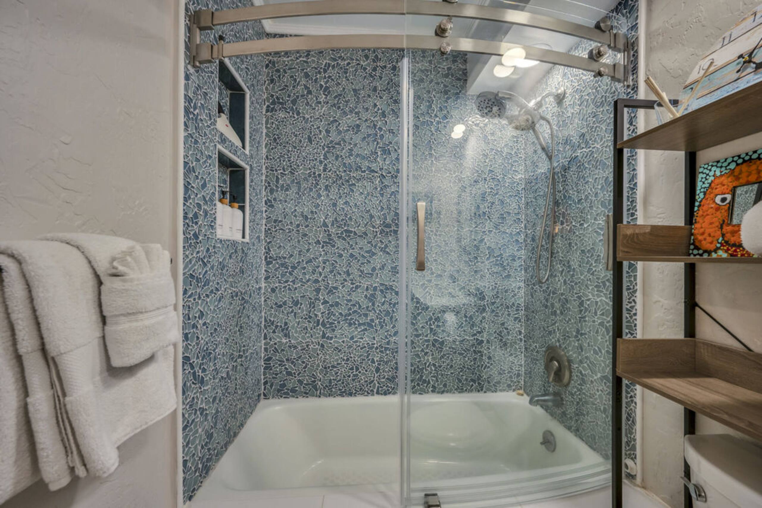 Condo in Kailua-Kona · ★5.0 · 1 bedroom · 3 beds · 2 baths - Image 18