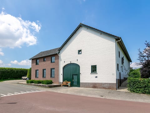 Luxury modern apartment with roof terrace
