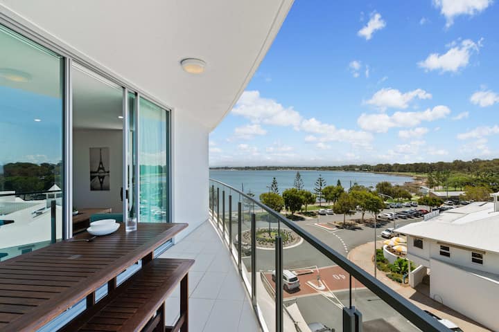 Amazing Ocean View 2BD Oasis Margate Redcliffe - Apartments for Rent in ...