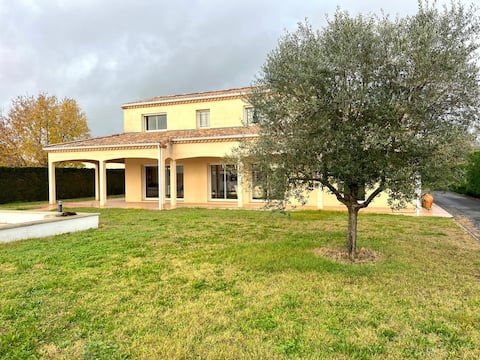 Spacious family villa - near Toulouse