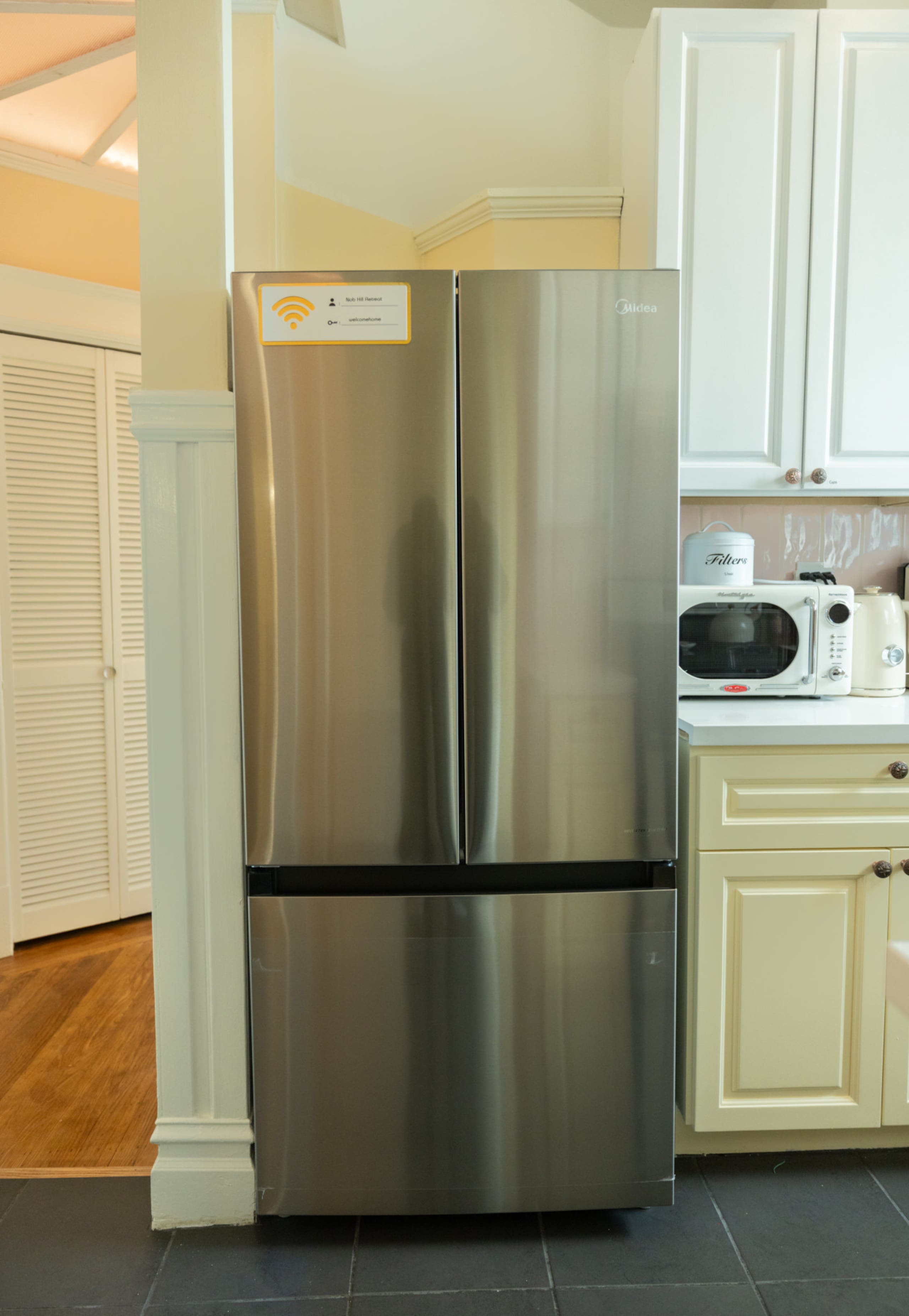 Home in San Francisco · ★5.0 · 3 bedrooms · 3 beds · 1.5 baths - Image 24