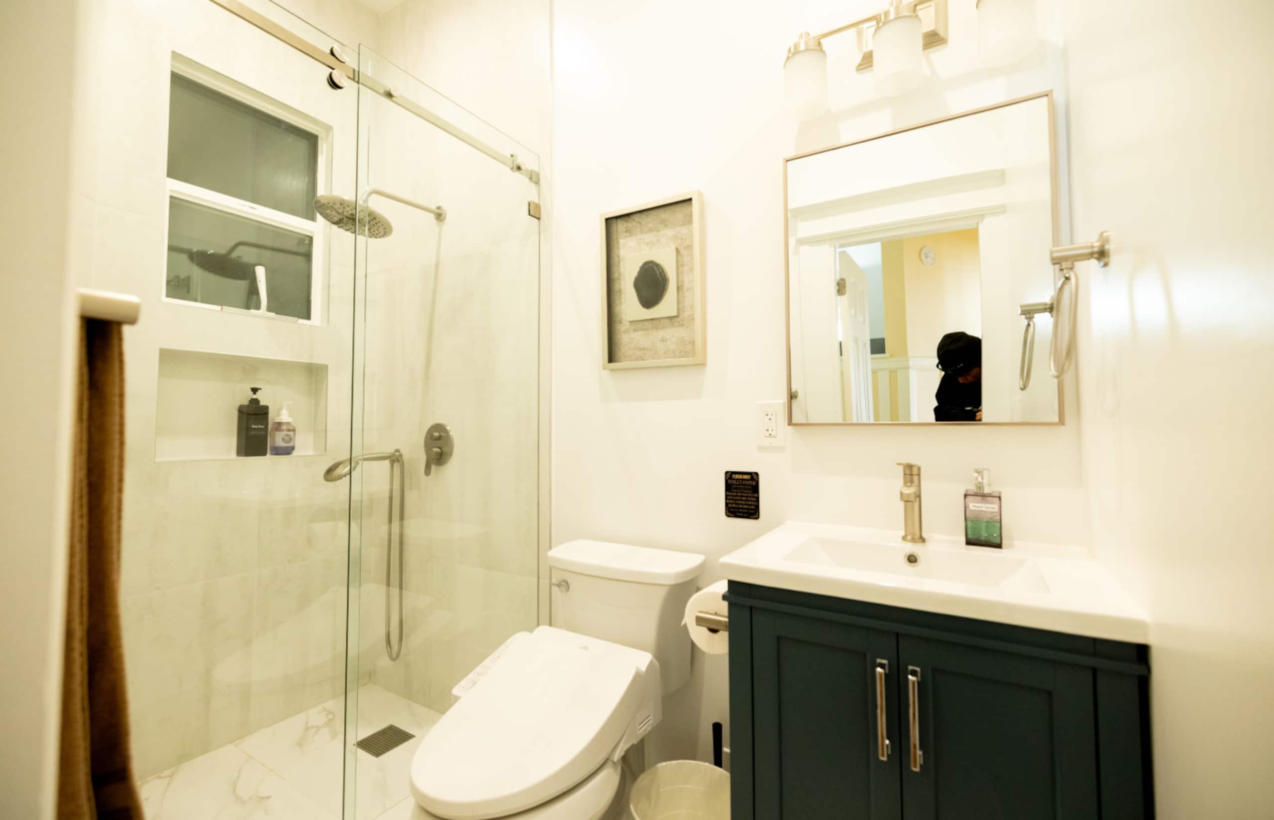Home in San Francisco · ★5.0 · 3 bedrooms · 3 beds · 1.5 baths - Image 47