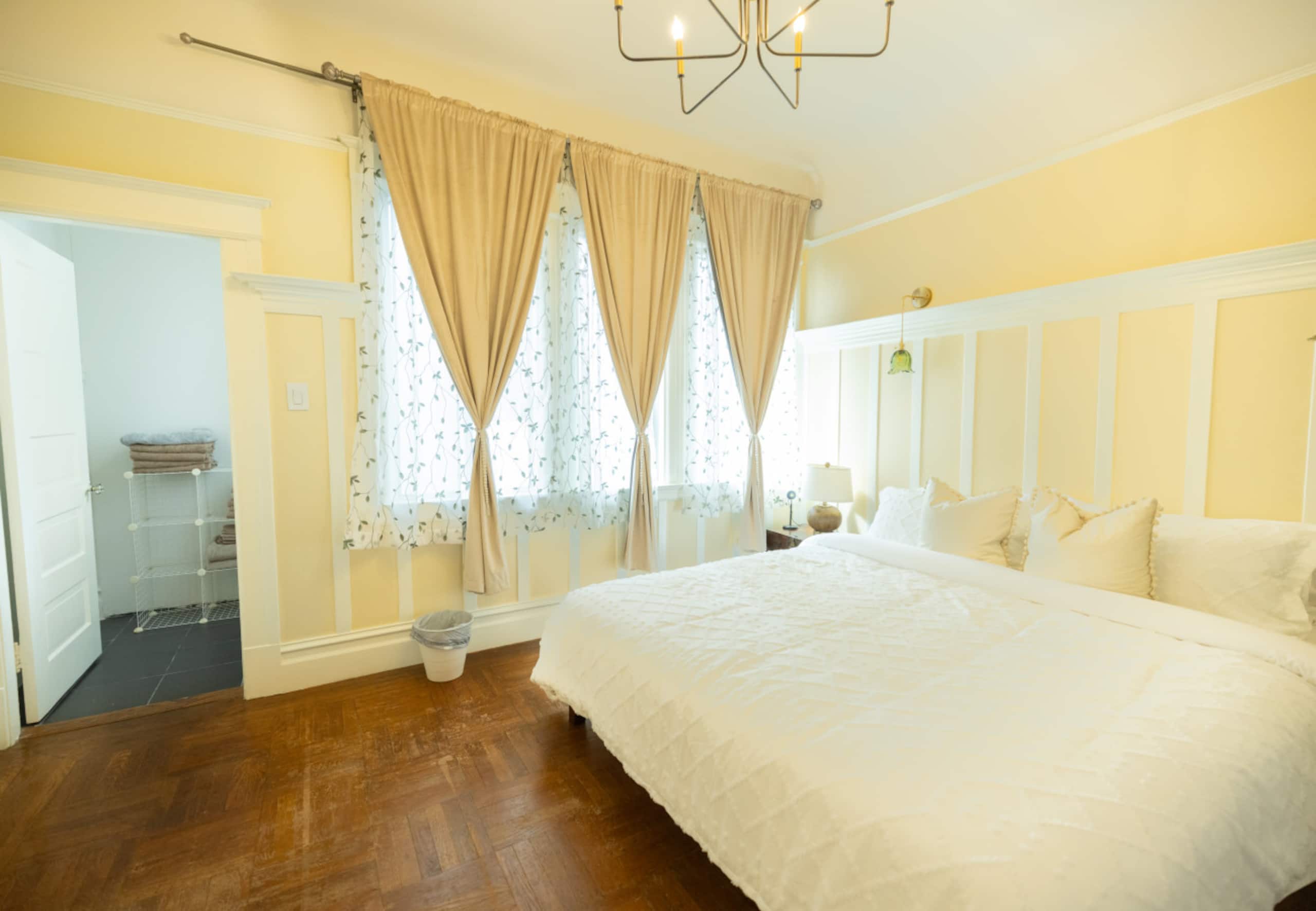 Home in San Francisco · ★5.0 · 3 bedrooms · 3 beds · 1.5 baths - Image 34