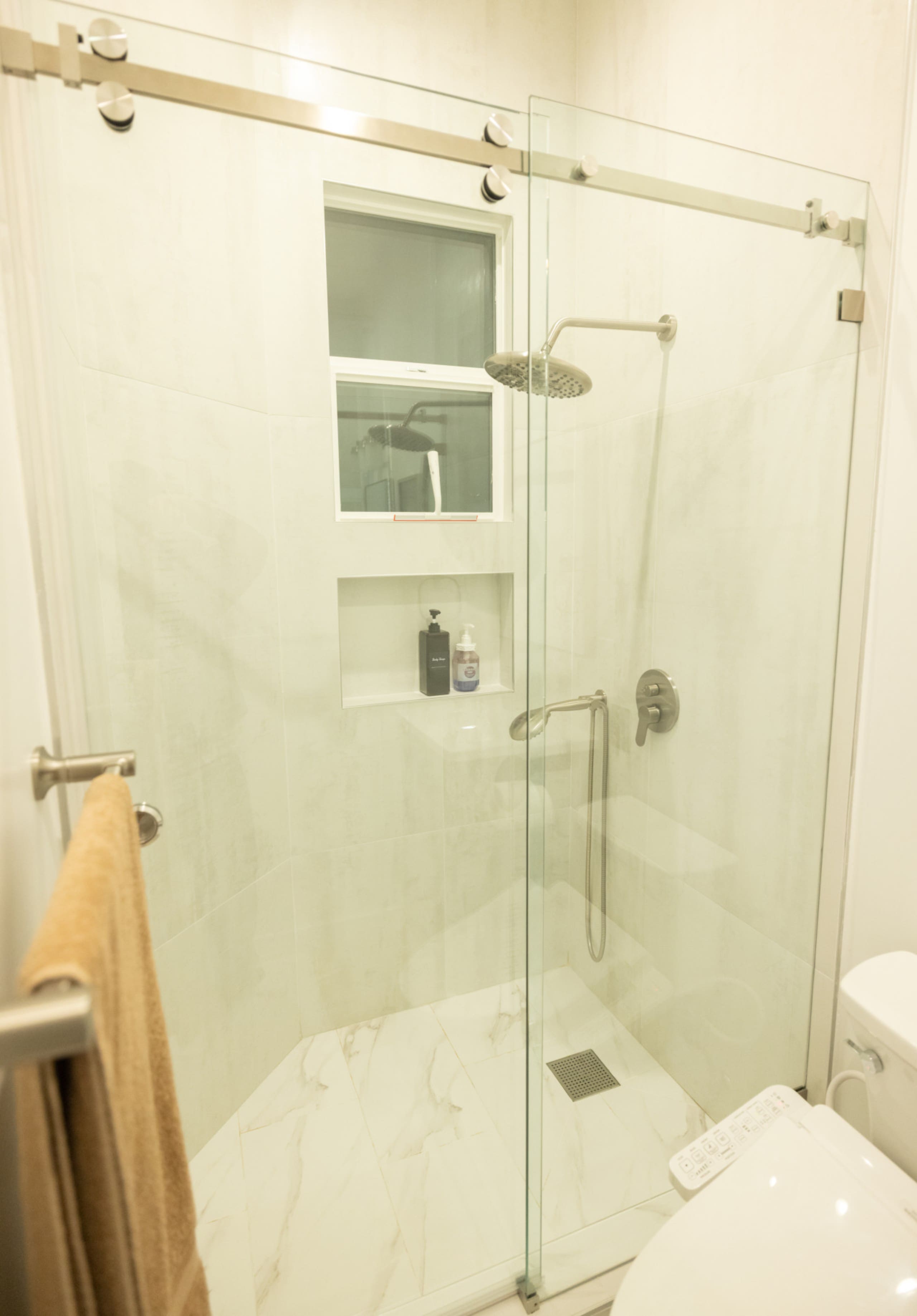 Home in San Francisco · ★5.0 · 3 bedrooms · 3 beds · 1.5 baths - Image 49