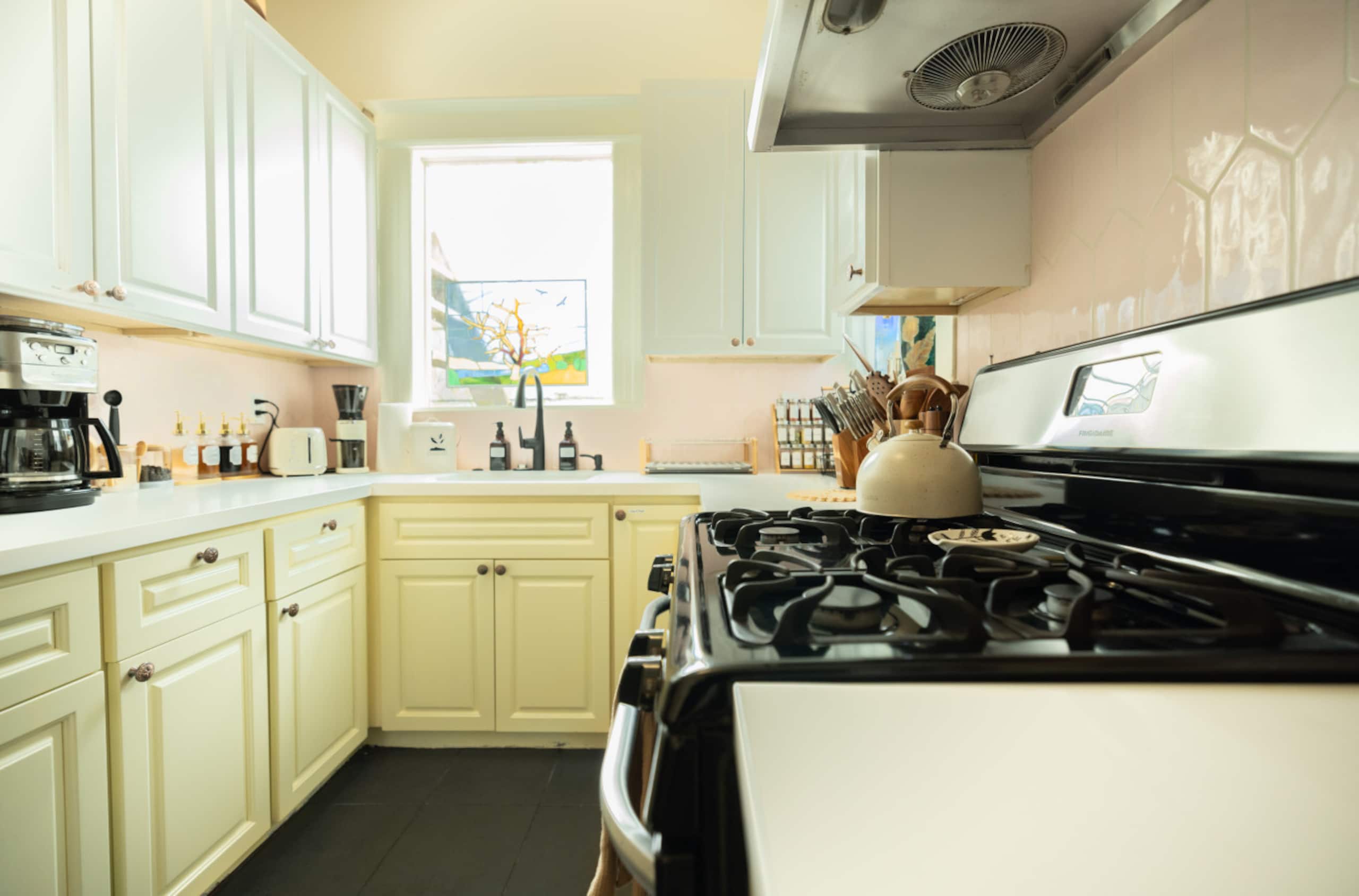Home in San Francisco · ★5.0 · 3 bedrooms · 3 beds · 1.5 baths - Image 22