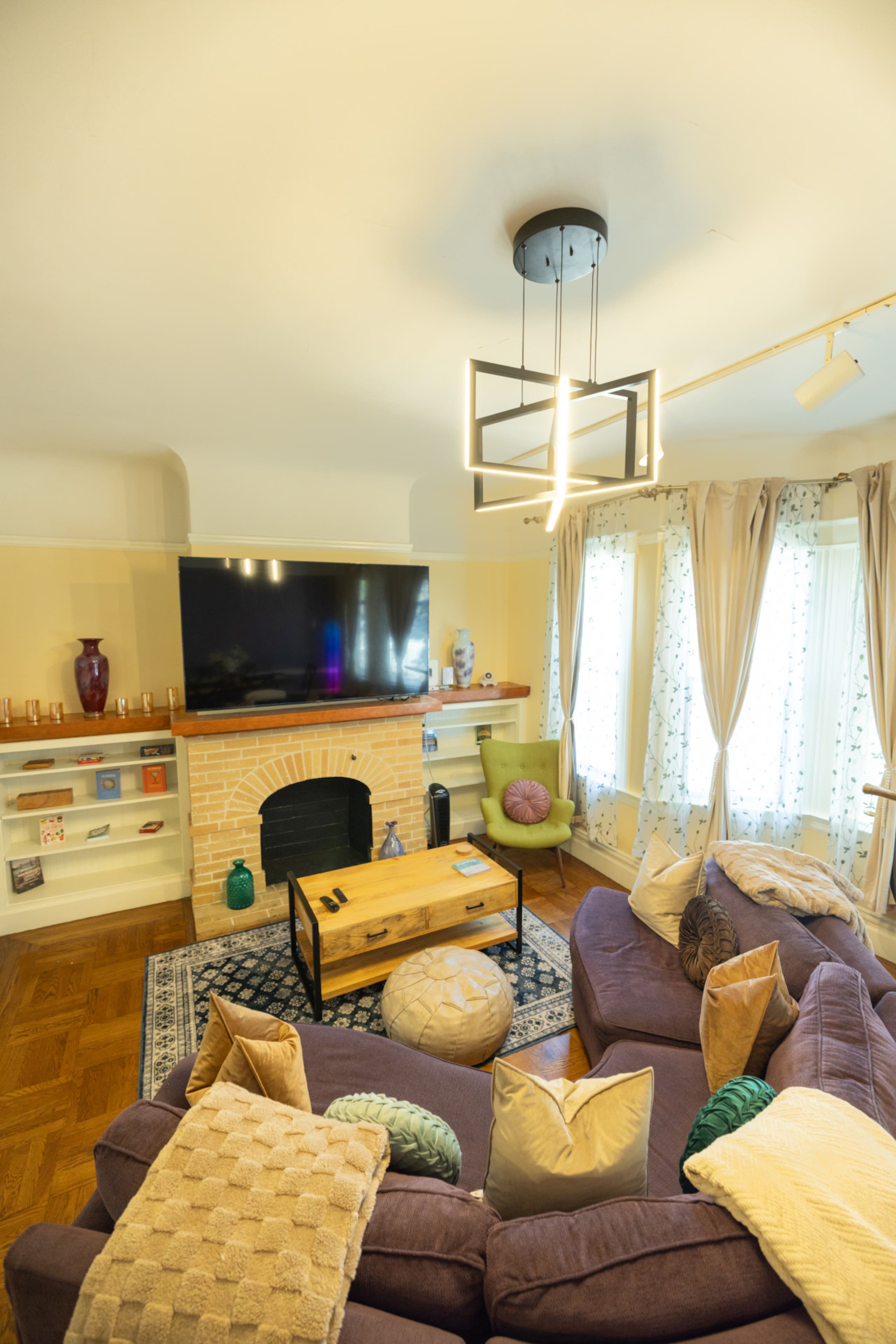 Home in San Francisco · ★5.0 · 3 bedrooms · 3 beds · 1.5 baths - Image 7