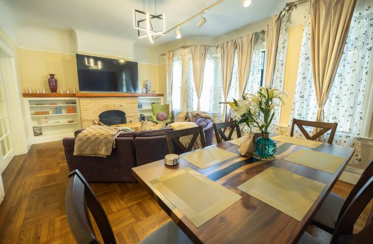 Enjoy a Golden Gate view in your 3BD Nob Hill home gallery image 2