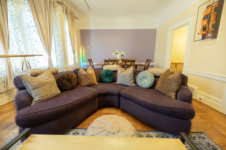 Enjoy a Golden Gate view in your 3BD Nob Hill home gallery image 3