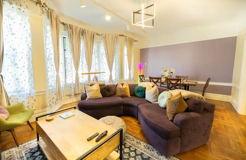 Top performing Airbnb: Enjoy a Golden Gate view in your 3BD Nob Hill home in Nob Hill