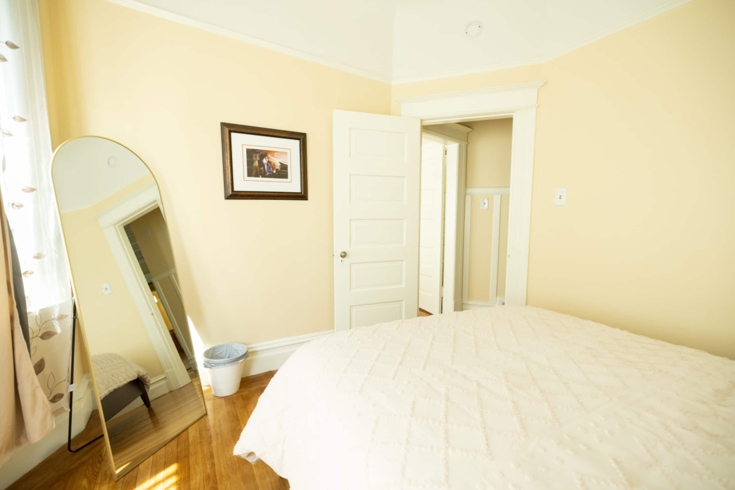 Home in San Francisco · ★5.0 · 3 bedrooms · 3 beds · 1.5 baths - Image 45