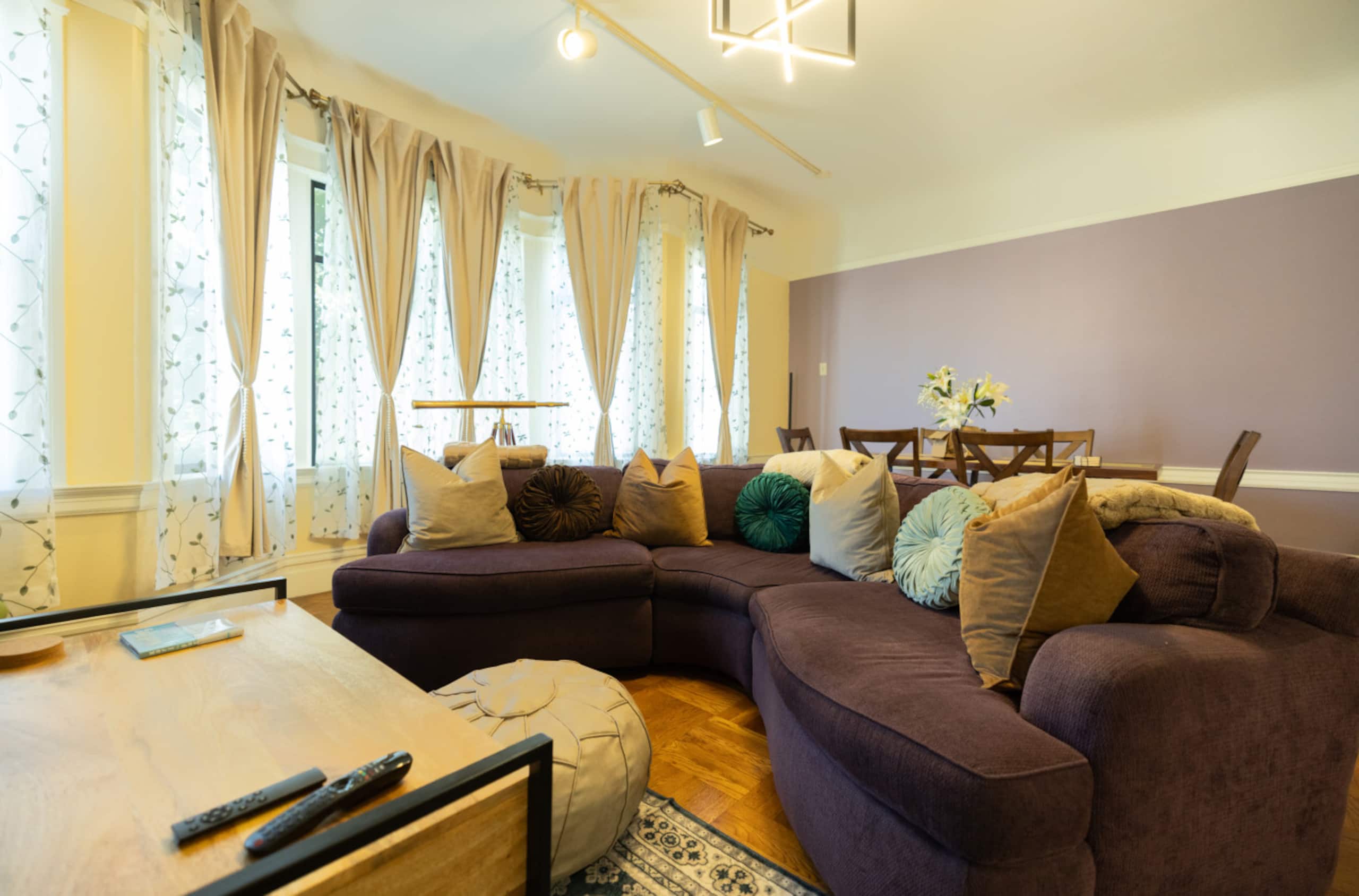 Home in San Francisco · ★5.0 · 3 bedrooms · 3 beds · 1.5 baths - Image 13