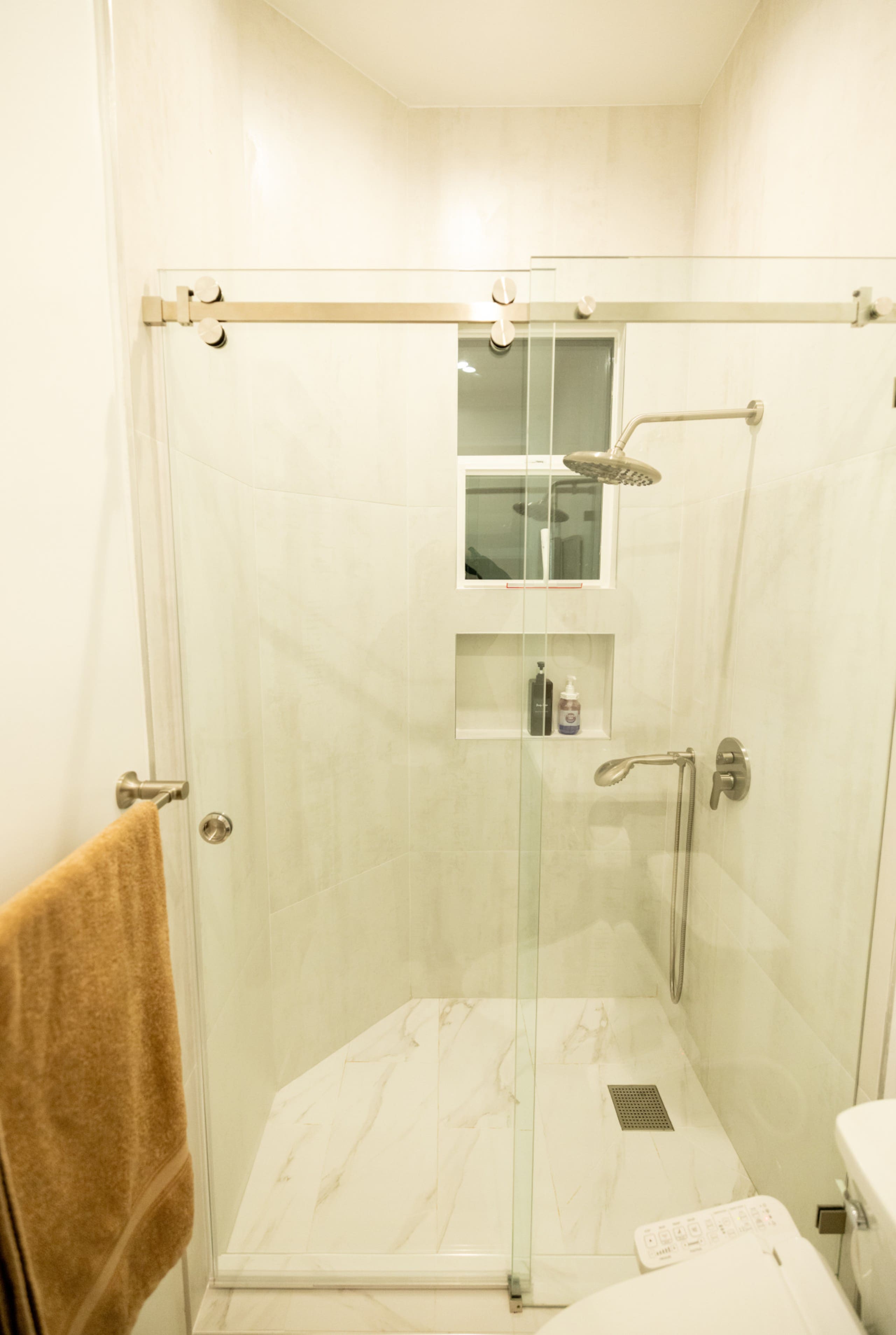 Home in San Francisco · ★5.0 · 3 bedrooms · 3 beds · 1.5 baths - Image 48