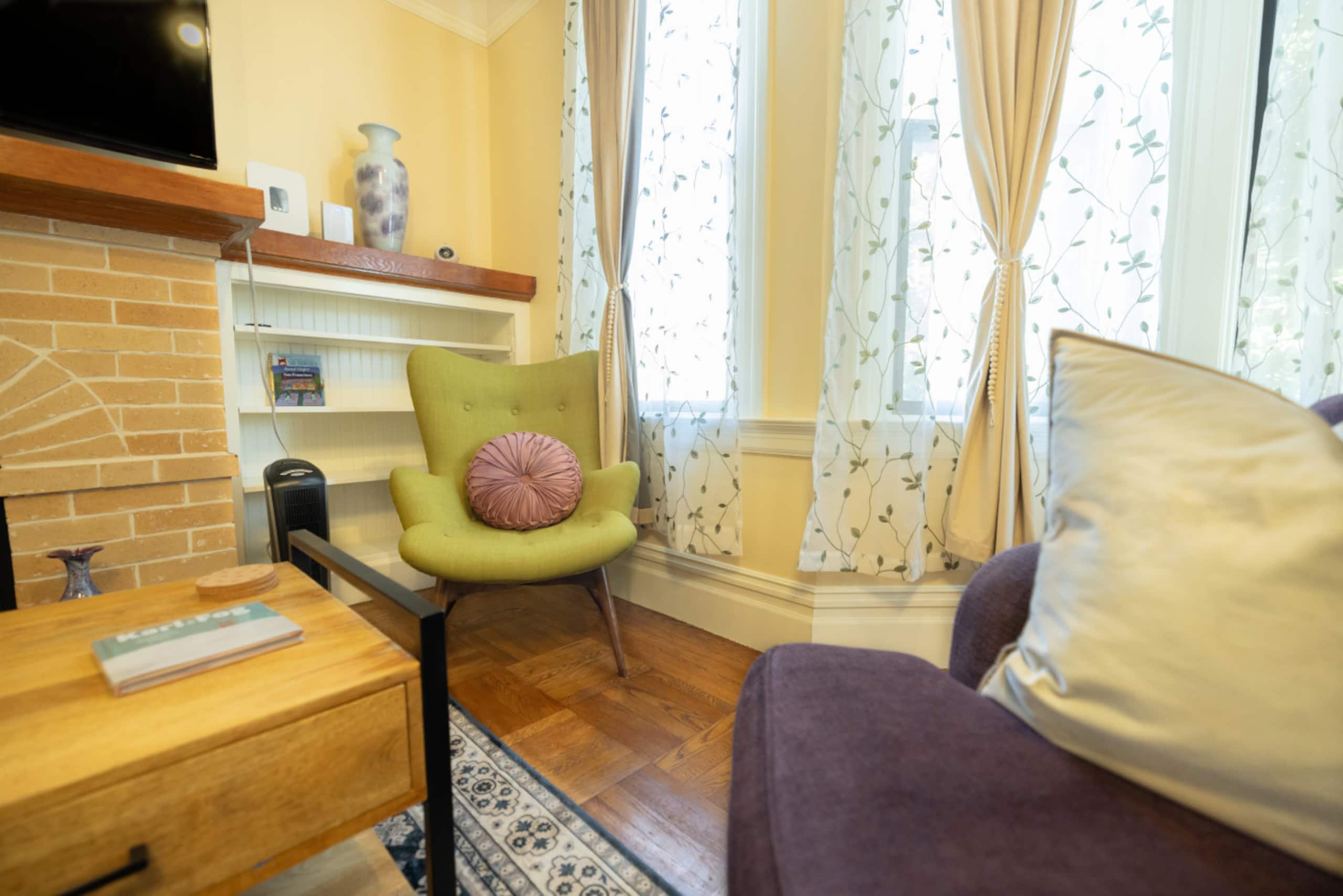 Home in San Francisco · ★5.0 · 3 bedrooms · 3 beds · 1.5 baths - Image 10