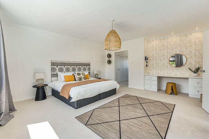 Constantia Winelands Theosig Villa gallery image 5