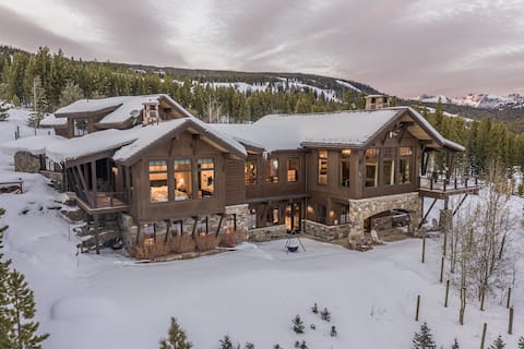 Last Best Chalet-Hot Tub! Ski-in/Ski-out! Firepit!