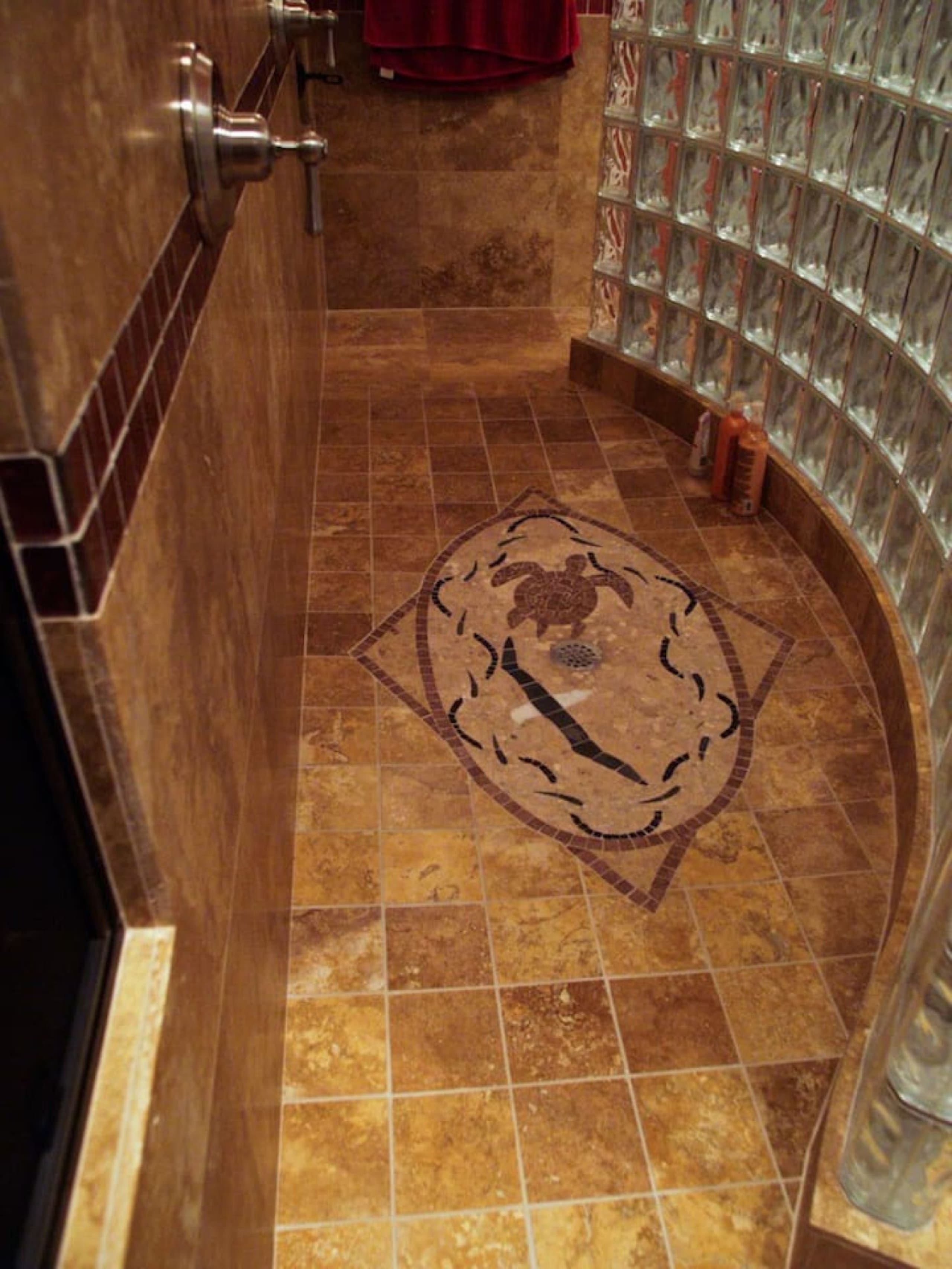 Home in Princeville · ★5.0 · 3 bedrooms · 3 beds · 3.5 baths - Image 18