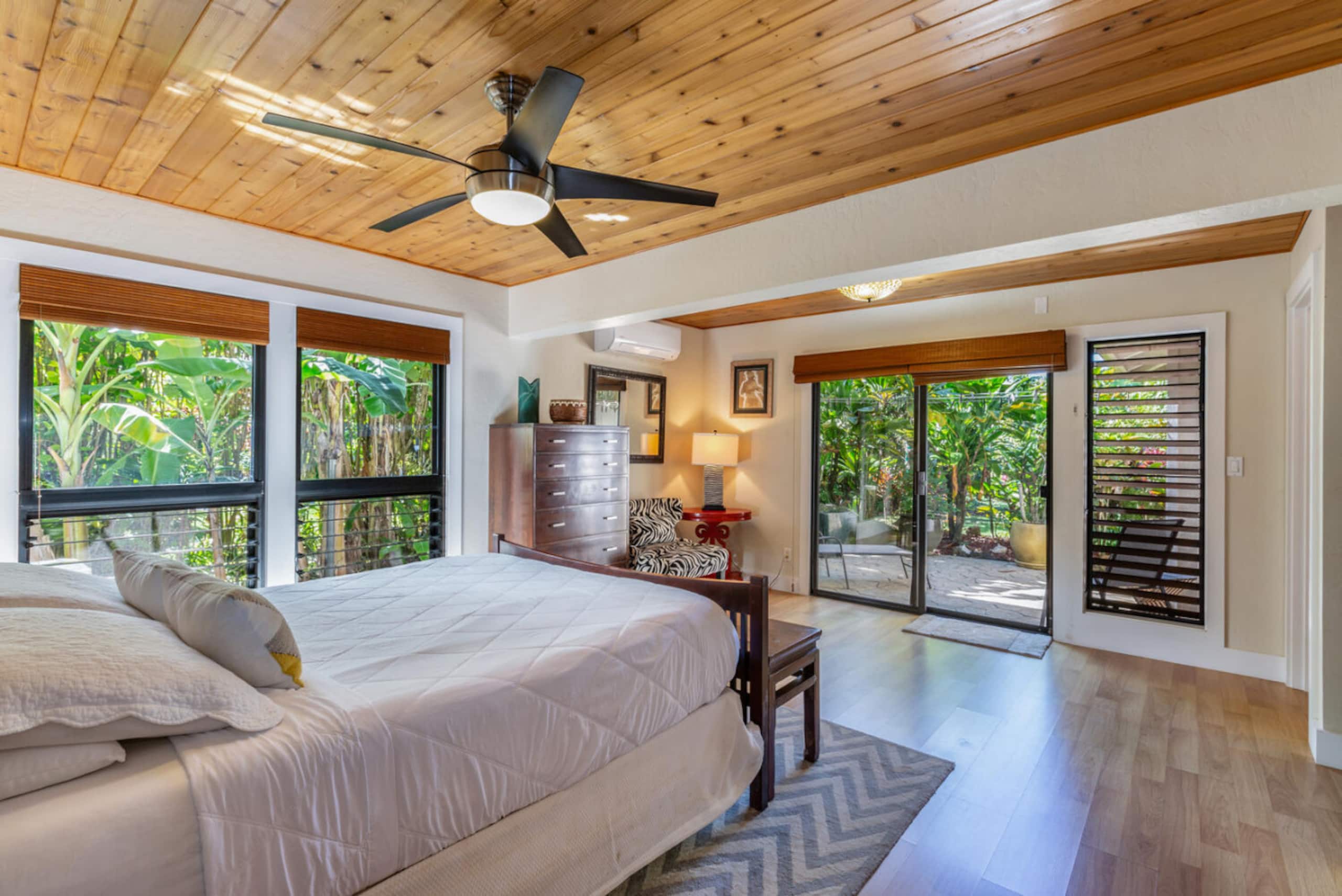 Home in Princeville · ★5.0 · 3 bedrooms · 3 beds · 3.5 baths - Image 15