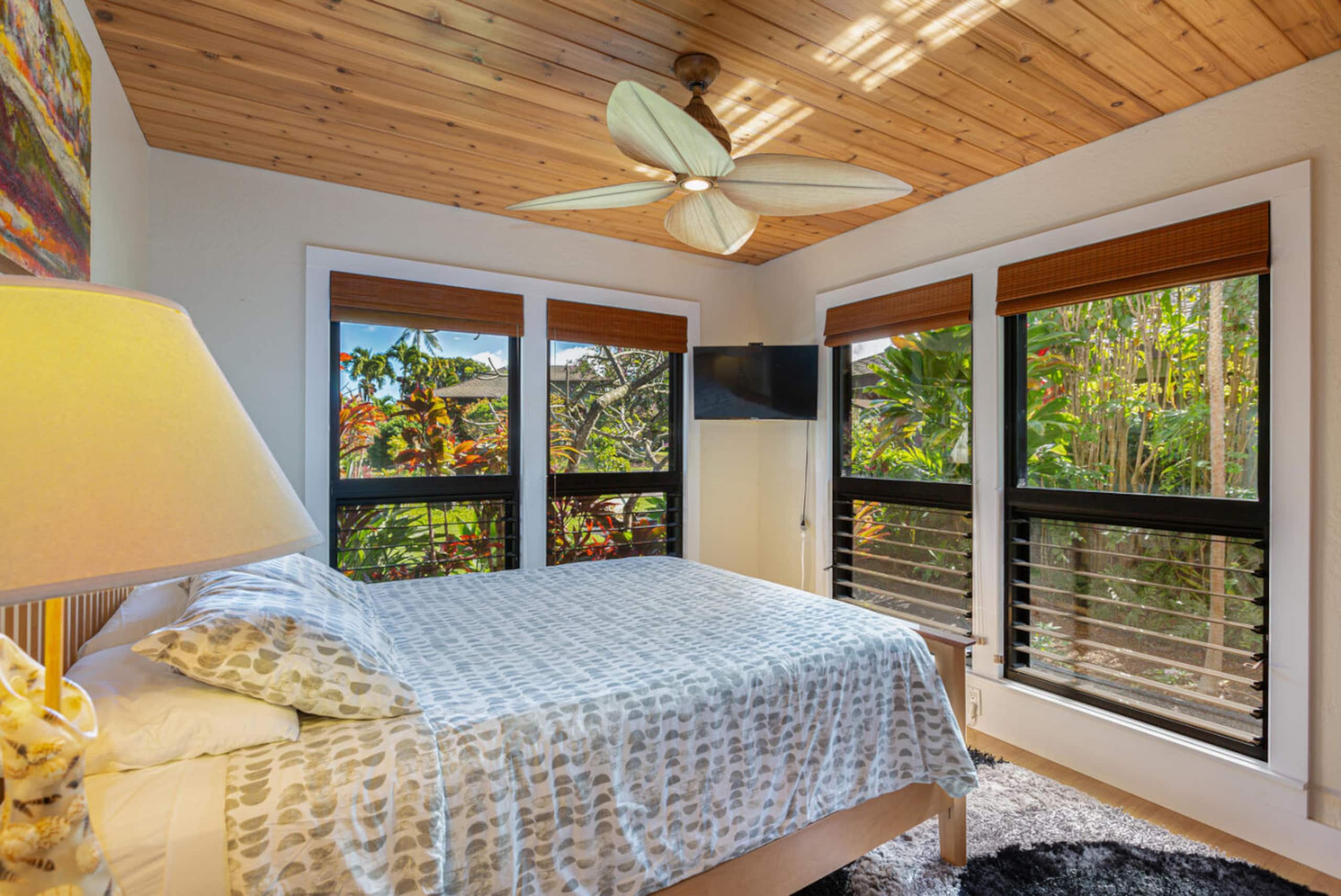 Home in Princeville · ★5.0 · 3 bedrooms · 3 beds · 3.5 baths - Image 20