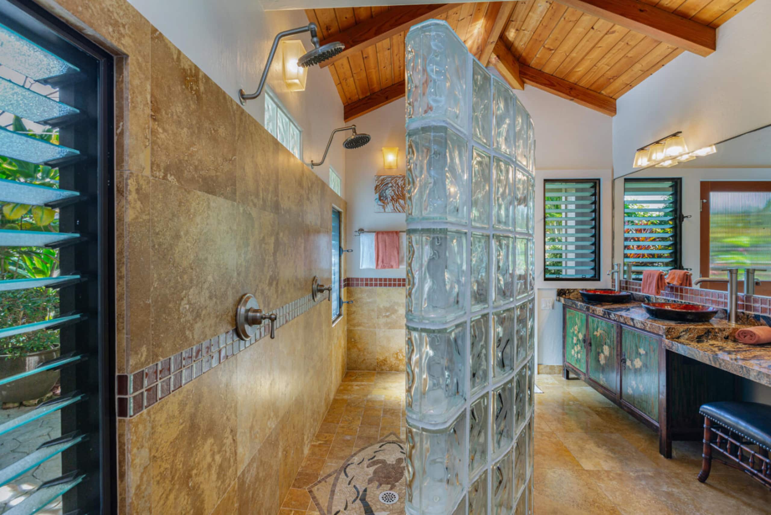 Home in Princeville · ★5.0 · 3 bedrooms · 3 beds · 3.5 baths - Image 17