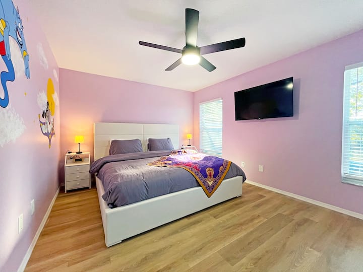 10-KingMasterBedroom