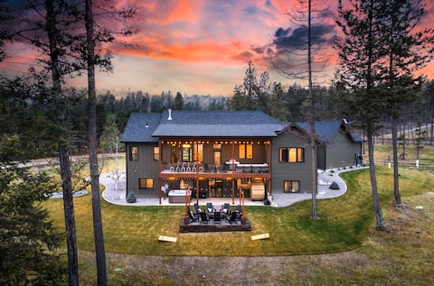 Top performing Airbnb: Flathead Lake + Glacier | Hot Tub + Sauna in Lakeside