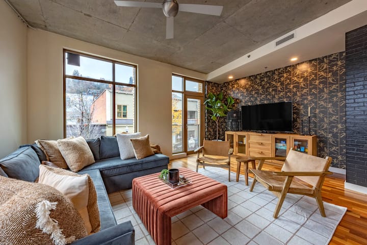 River Run Retreat - Dt Loft Overlooks Hood River - Hood River, OR