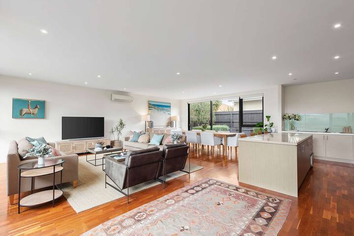 Grove Road Retreat gallery image 2