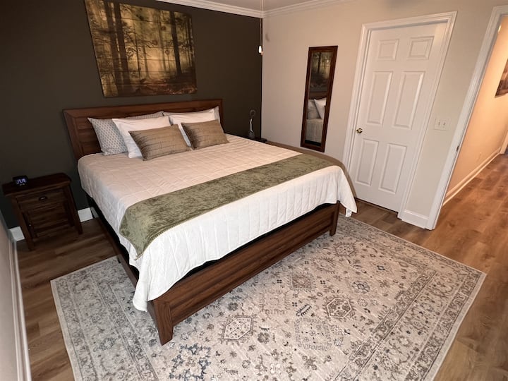 Მეორადი საძინებელი King Ensuite ‑ ის ზემოთ