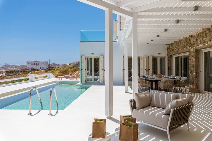 Gorgeous Villa Mykonos gallery image 5