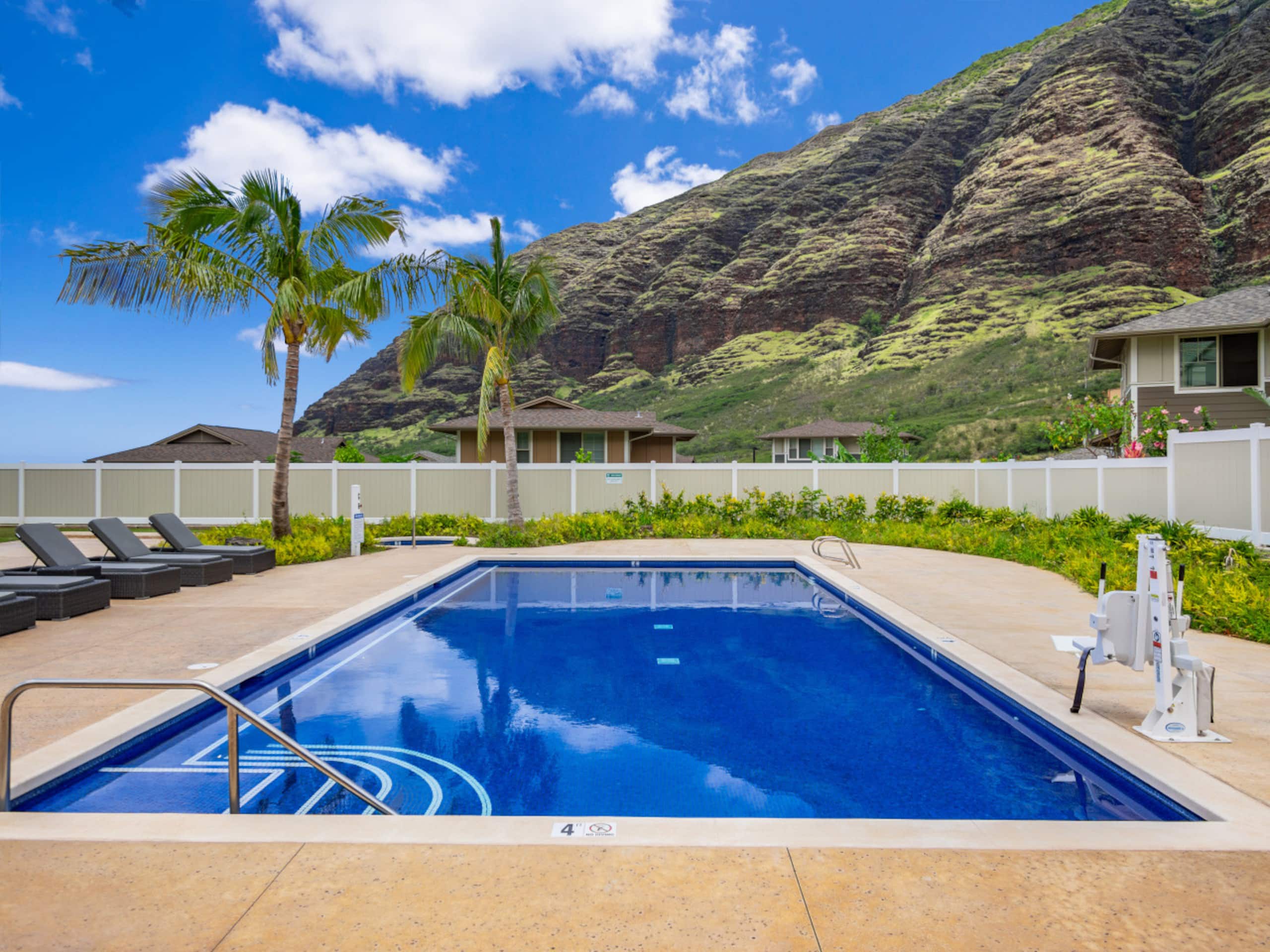 Home in Makaha Valley · ★5.0 · 3 bedrooms · 6 beds · 2 private baths - Image 3