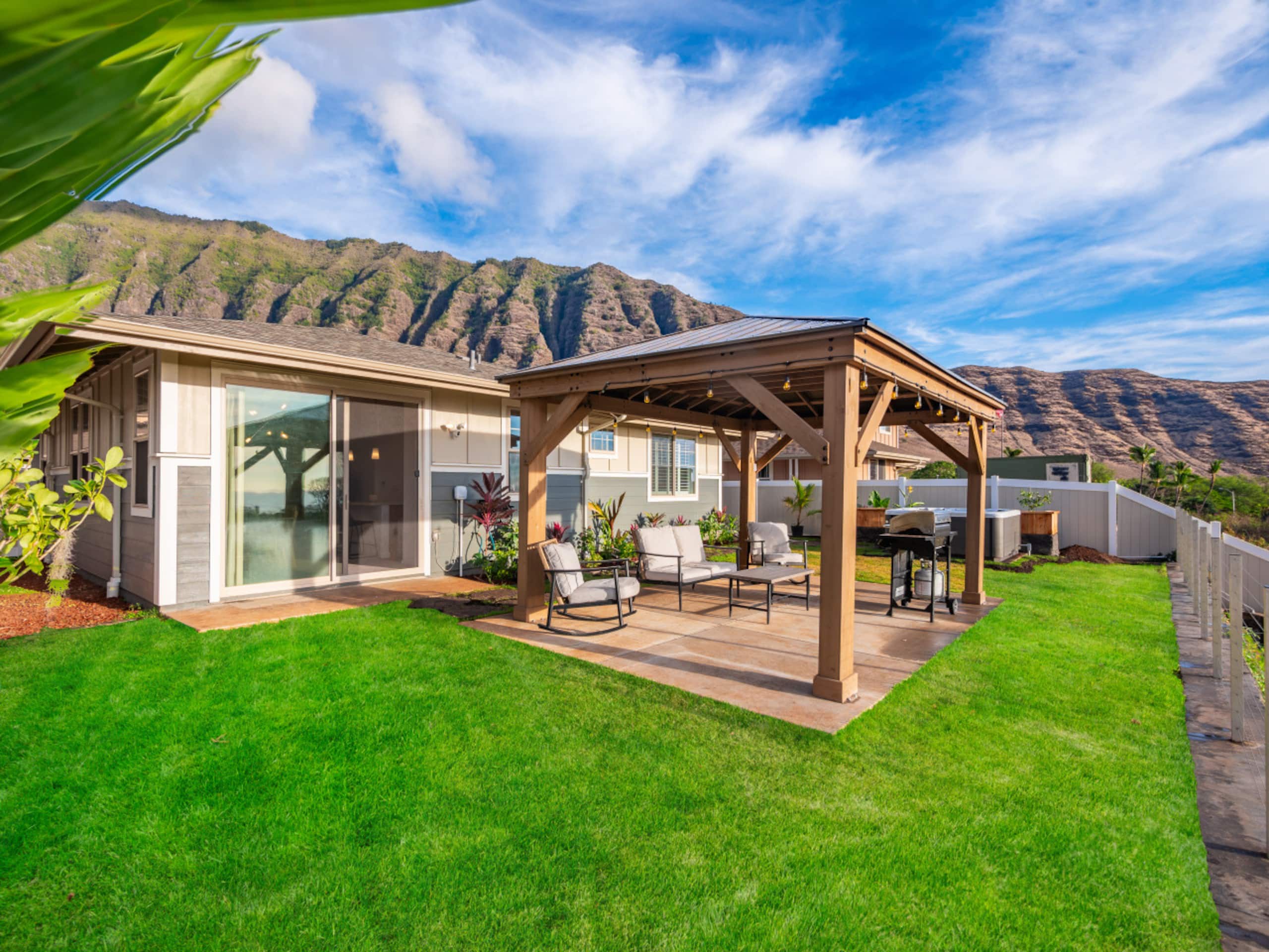 Home in Makaha Valley · ★5.0 · 3 bedrooms · 6 beds · 2 private baths - Image 56